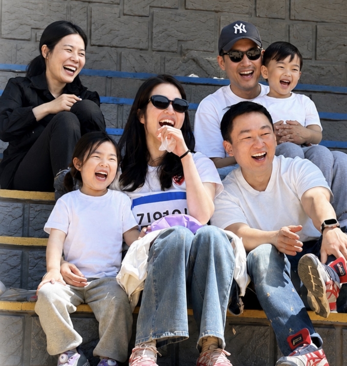 노리안 상도원 가족들이 함께 웃는 가족행사 모습